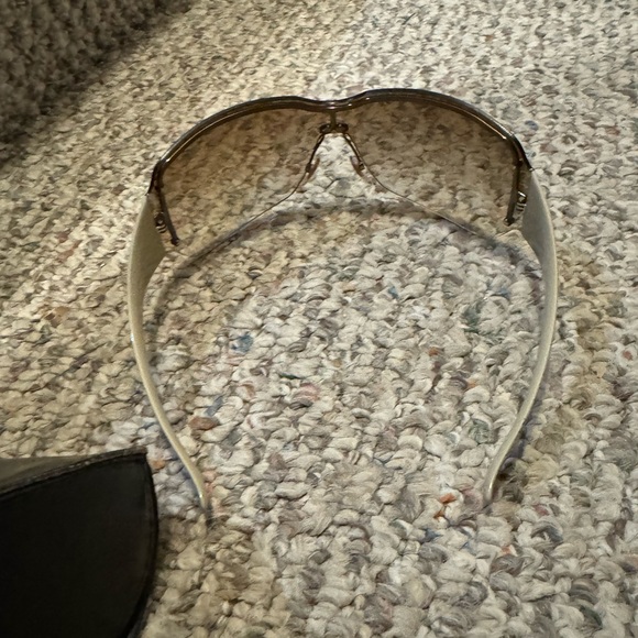 Beautiful Gucci brown gradient sunglasses with suede case and cloth! - Picture 4 of 12